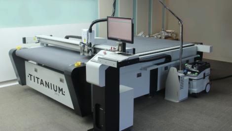 A Titatium 2516 cutter with router