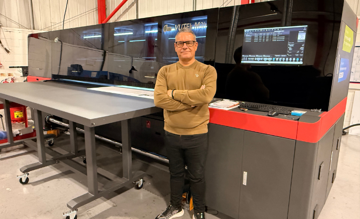 Alan Edwards with the new EFI VUTEk M3h printer