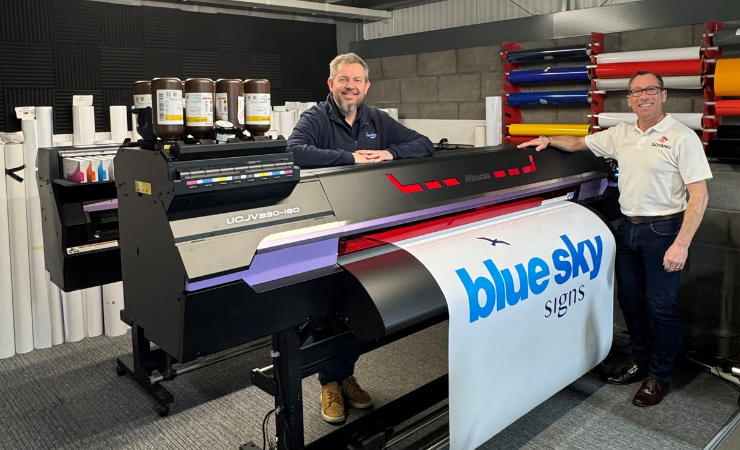 Blue Sky Signs' Dave Oldfield (left) and Soyang Europe's Mitch Anstey (right) with the new Mimaki printer