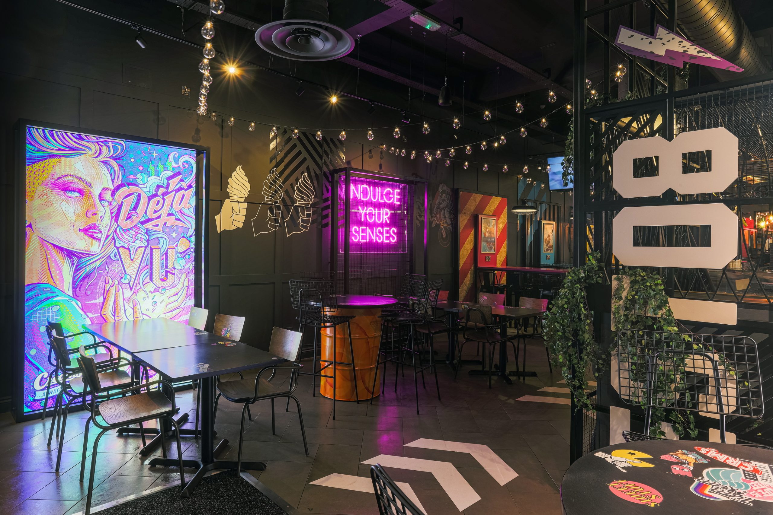 MacroArt creates unique Cardiff store for Creams Café Digital Printer