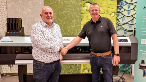 Data Direct's Peter Cowan (L) with Lawrence Hebron, UK sales manager for Mutoh