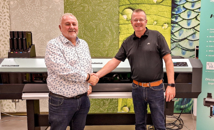 Data Direct's Peter Cowan (L) with Lawrence Hebron, UK sales manager for Mutoh