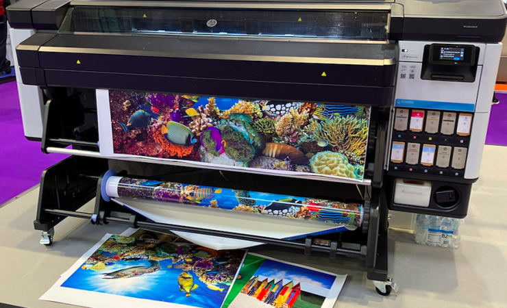 HP adds entry-level Latex roll printer and W2P software