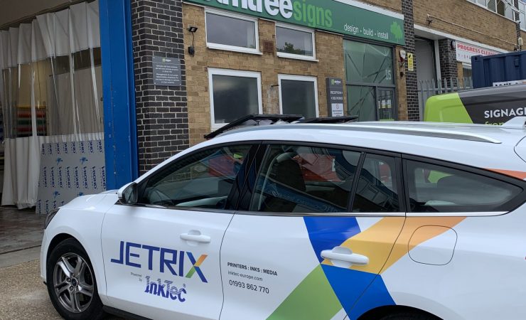 InkTec rebrands vehicles during Southampton installation