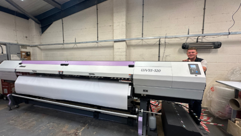 Jake Fortune of Jamprint with the Mimaki UJV55-320 from CMYUK