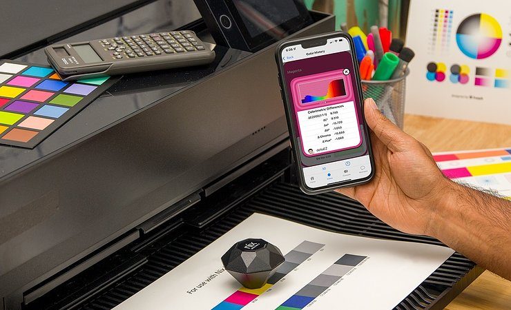 Nix Sensor makes spectral colour measurement mobile