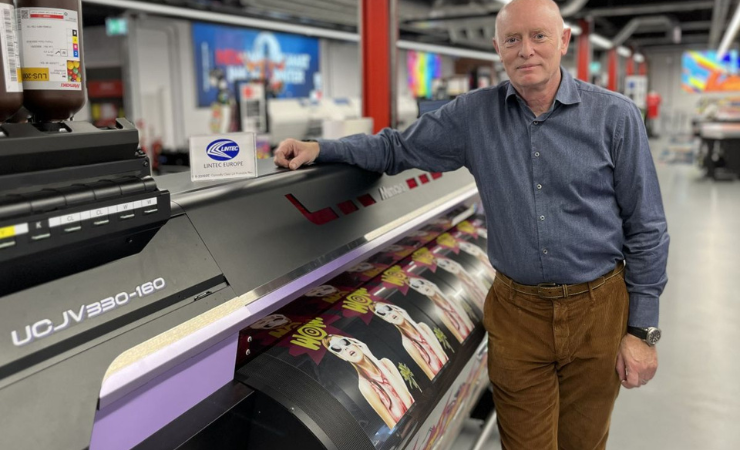 Lintec Managing Director, Andy Voss with the Mimaki UCJV330-160 UV PrinterCutter