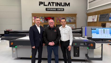 (left to right) Erdem Yavuz, Platinum Technologies Liyua; Mark Mashiter, Soyang Europe; Oguz Dincer, Platinum Technologies Liyu